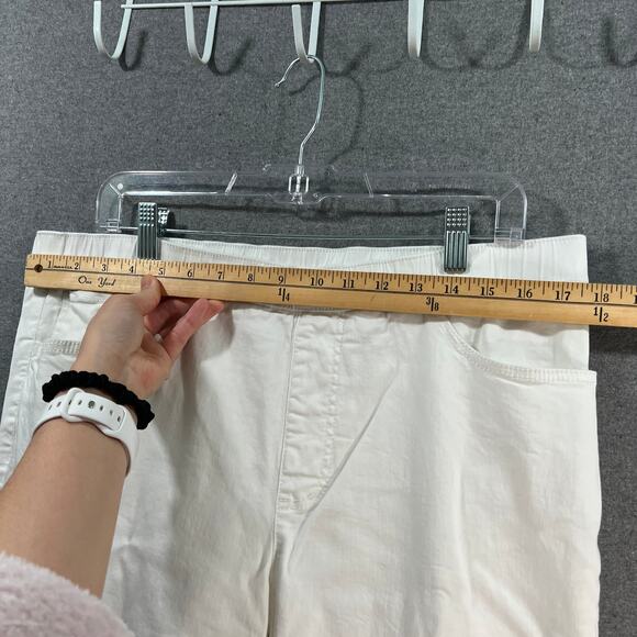 Joan Rivers Pants Regular Slim Ankle Length Jean w/ Scallop Hem White, Large - Picture 5 of 9